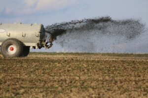 Pestizide und Nitrat gefährden unser Grundwasser.